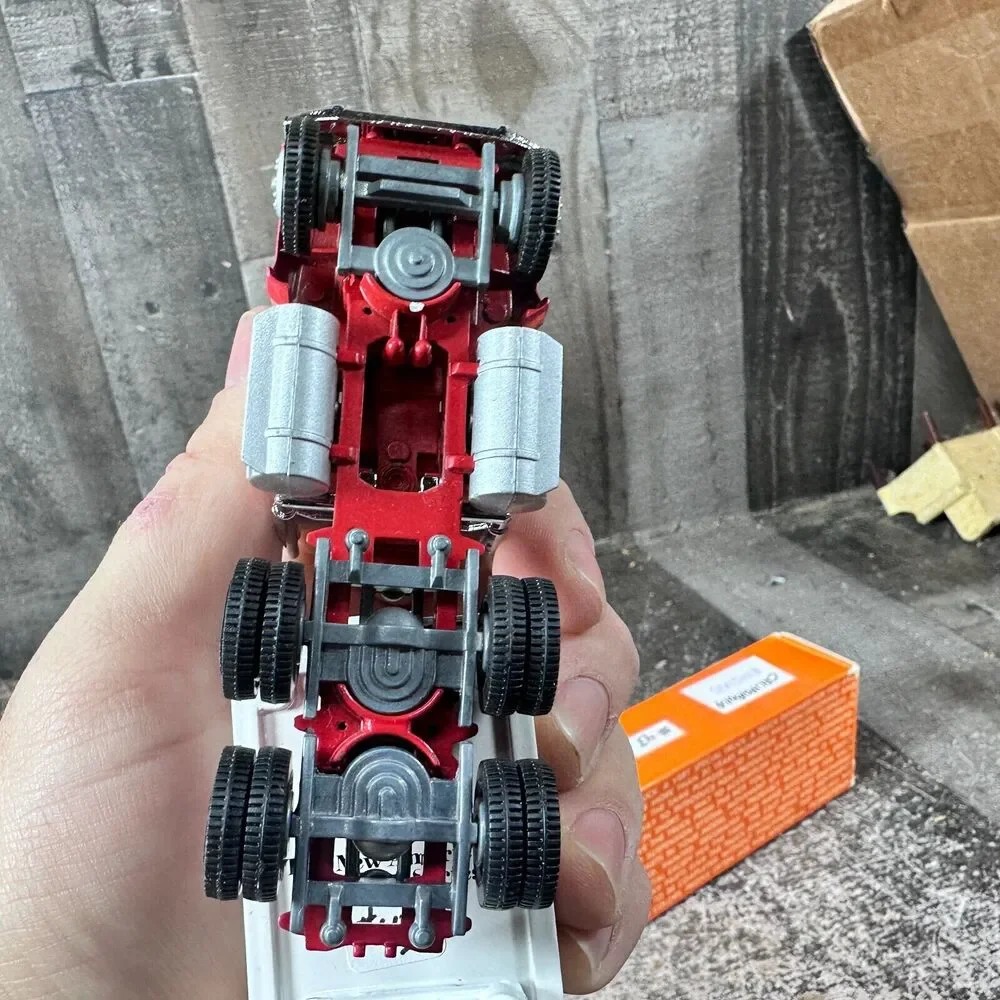 Champion‎ California Raisins '89 Winross Truck 1/64